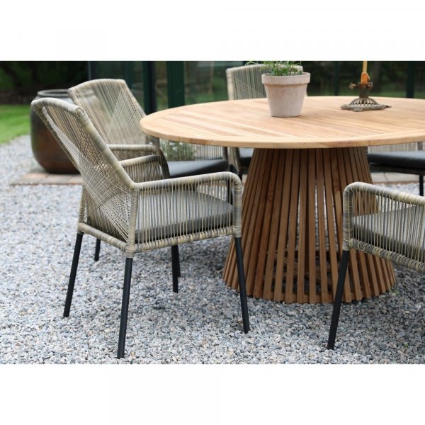 Salt� utomhusmatgrupp runt bord �150 cm med 6 Ystad karmstolar � Teak/Svart