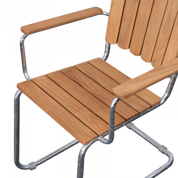 M�llan stapelbar karmstolar i teak med armst�d