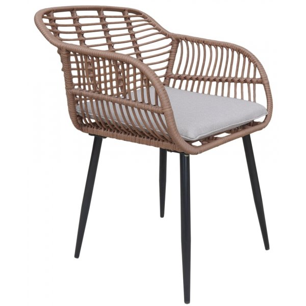 Balkongset med 2 stolar och ett bord