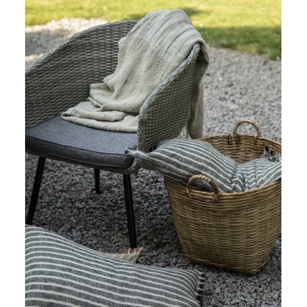 Trädgårdsstol - Aster | grå konstrotting med dyna Trädgårdsstol - Aster | grå konstrotting med dyna